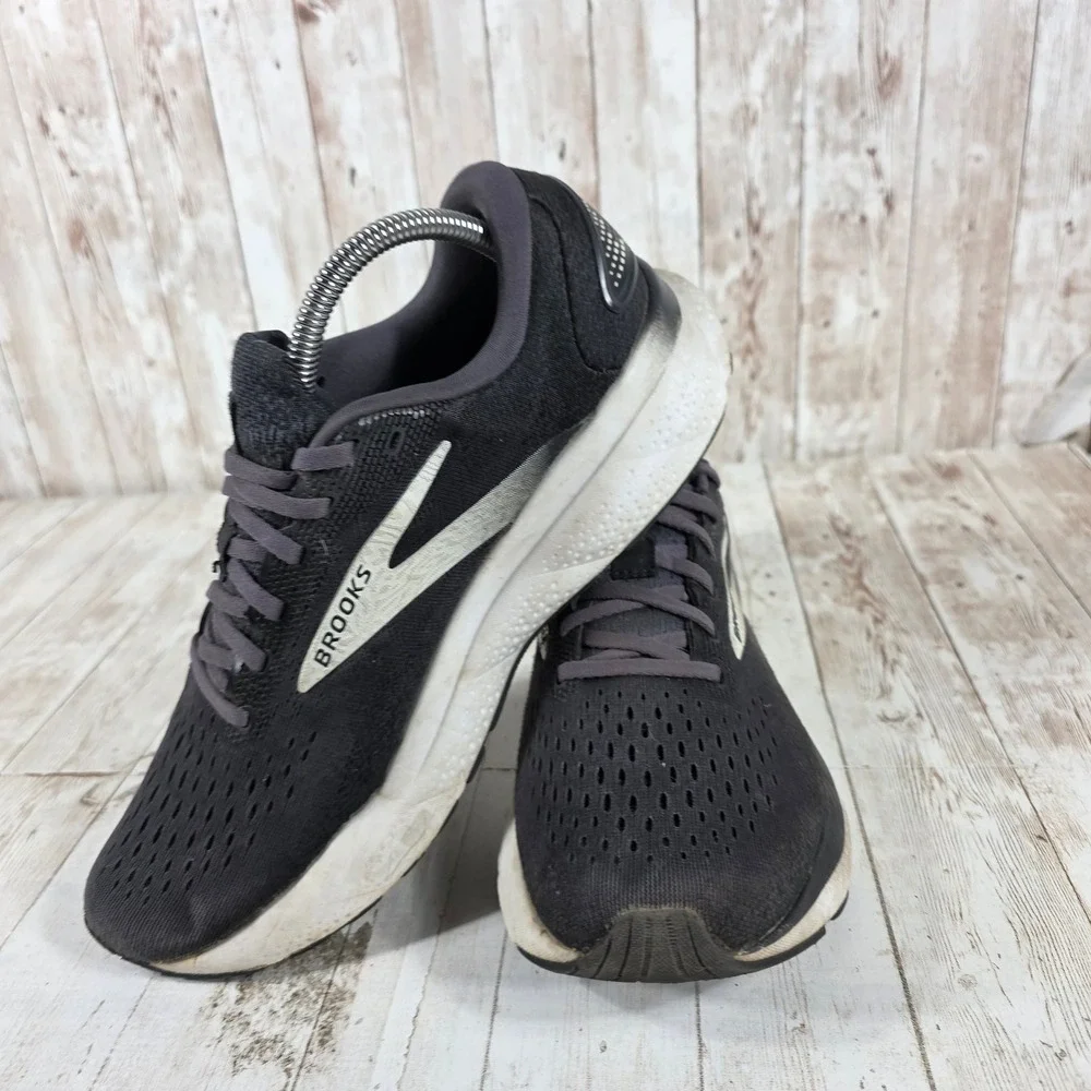 Brooks Ghost 16 Womens Running Shoes Black White 1204071B090 Size 10.5 Medium B